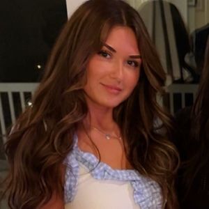 Meet your Posher, Demetria